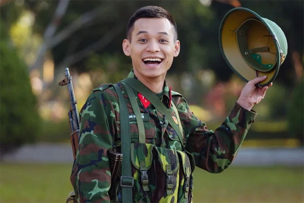 Độ Mixi: Tóc anh bạc sớm do... nghèo!-5