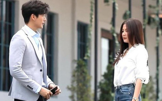 Chồng cũ móc mỉa Cô mà cũng có tiền làm đẹp?, người phụ nữ bình tĩnh lôi từ ví ra một thứ khiến anh ta chết lặng-1