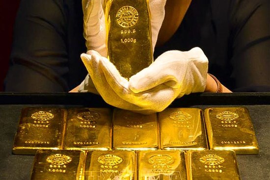 Kinh hoàng giá vàng, tiến sát mốc 73 triệu đồng/lượng