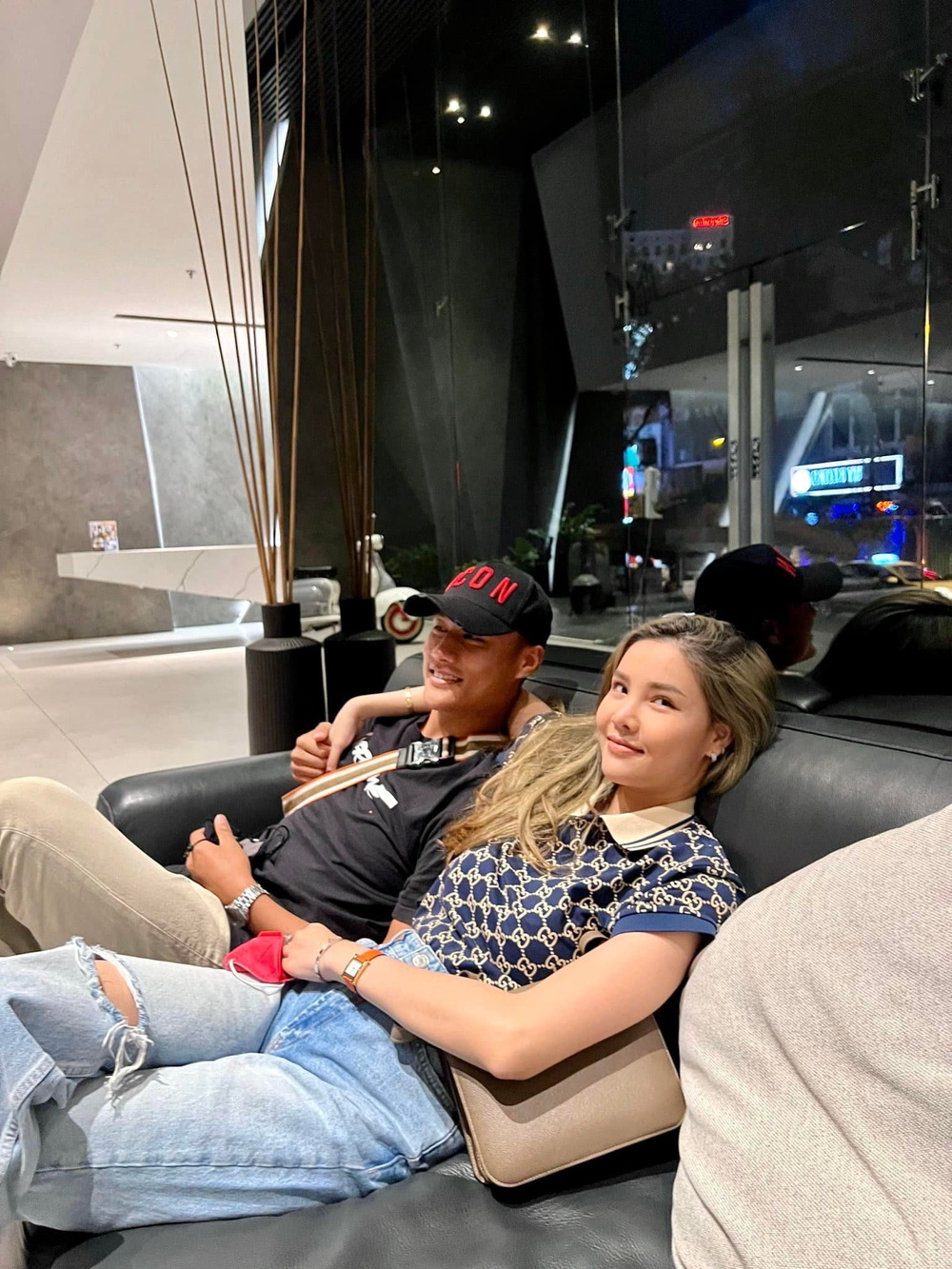 Cuộc sống Kỳ Hân sau 7 năm kết hôn với nam cầu thủ tai tiếng-3