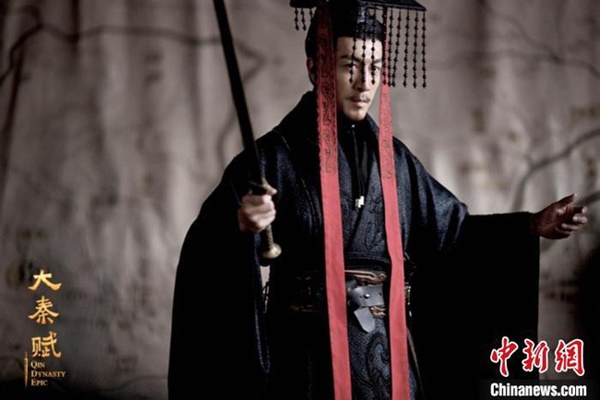 Vì sao đa số long bào của Hoàng đế có màu vàng, không phải màu đen như Tần Thủy Hoàng? Chuyên gia lên tiếng: Không muốn xui xẻo như Doanh Chính!-1