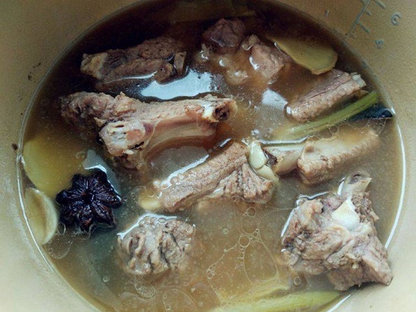 Sườn heo nướng bằng nồi chiên không dầu ăn cực thơm và mùi vị không kém nhà hàng-4