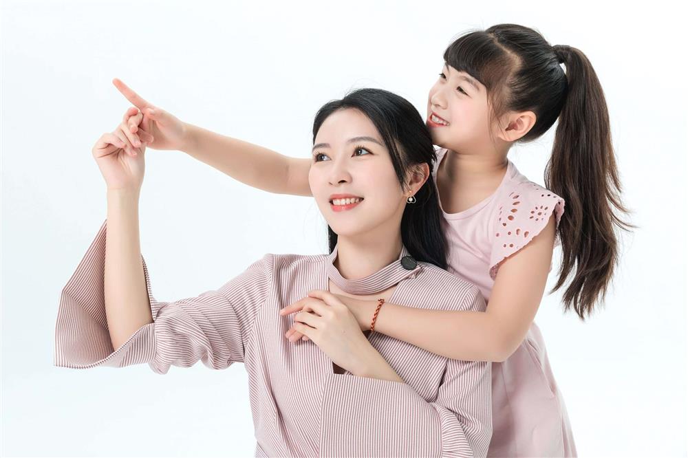 Con gái tuổi dậy thì cực kỳ nhạy cảm, ba mẹ cần cư xử và bảo ban thế nào để công chúa nhà mình luôn vui khỏe, tự tin?-4