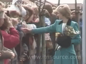 Khoảnh khắc Công nương Diana bị gã đàn ông tấn công nơi đông người và câu chuyện phía sau hoàng gia Anh không bao giờ muốn nhắc đến-2