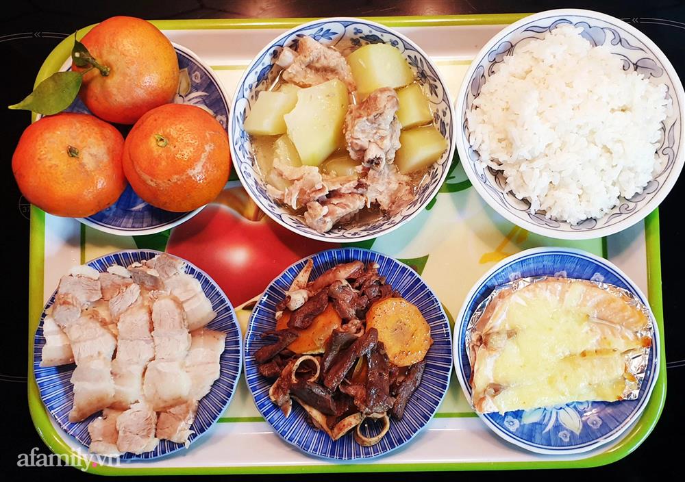 Nịnh vợ đẻ 3 đứa đi, cả thế giới để anh lo, chồng nấu cơm cữ siêu ngon khiến dân tình trầm trồ đẻ luôn 10 đứa cũng được-2