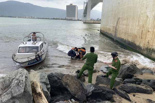 Để lại thư tuyệt mệnh, nam sinh lớp 9 nhảy hồ nước sâu tự tử-2