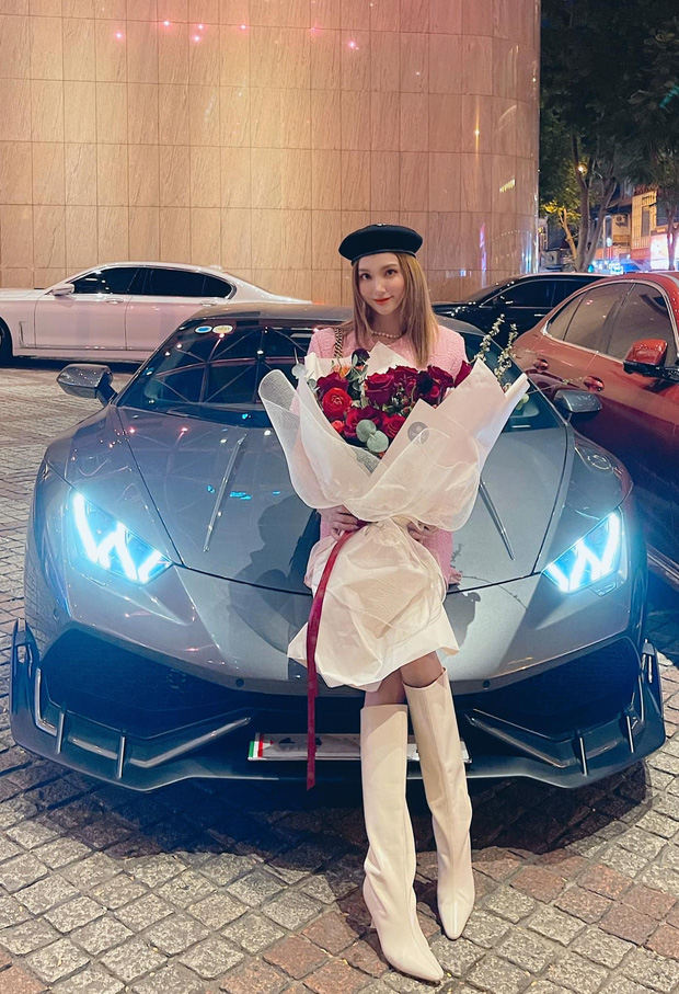 Sao Vbiz ngày 8/3: 1 mỹ nhân tậu xế hộp 18 tỷ đồng tự thưởng cho bản thân, Đỗ Mỹ Linh cà khịa Tiểu Vy thế này đây!-3