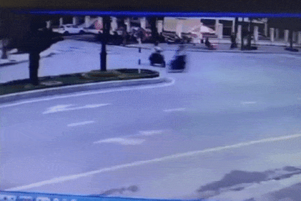 Người đàn ông và shipper đấm thẳng mặt nhau cực căng, biết lý do ai cũng ngao ngán-3