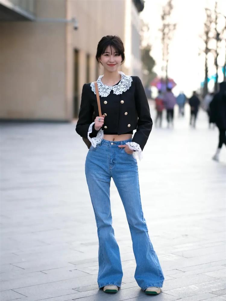 Street style Châu Á: Hội chị em lên đồ diện quần jeans đẹp chuẩn không trượt bộ nào-12