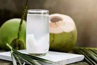 F0 uống nước dừa cực tốt cho việc phục hồi, đào thải nhanh virus: Nhưng nếu thuộc 6 nhóm người sau thì bạn tốt nhất nên “nhịn miệng”