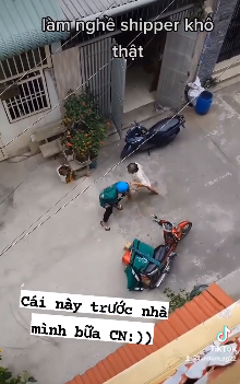 Người đàn ông và shipper đấm thẳng mặt nhau cực căng, biết lý do ai cũng ngao ngán-1