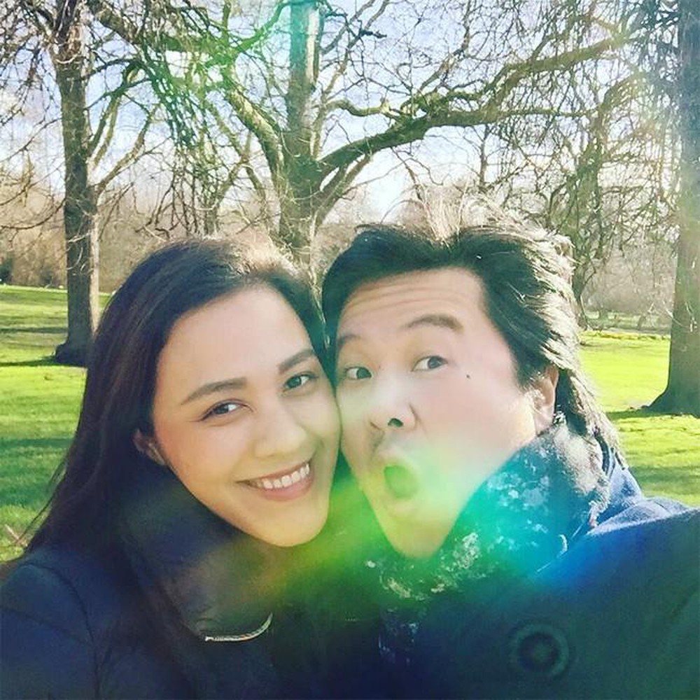 Bóng hồng quyền lực đứng sau thành công của sao Việt: Khủng nhất là bà xã kín tiếng, sở hữu gia tài hơn 12.000 tỷ đồng của nam ca sĩ này-4