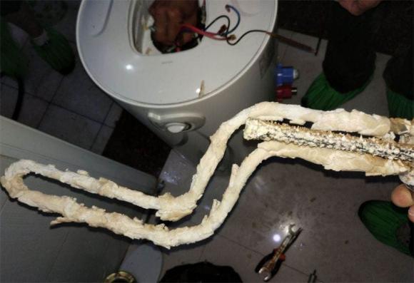 Bình nước nóng được bật 24/24 hay bật bất cứ lúc nào thì tiết kiệm điện hơn? Nhiều người mừng vì biết sớm, bạn cũng nhanh về báo cho gia đình-4