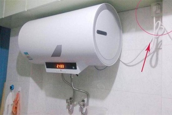 Bình nước nóng được bật 24/24 hay bật bất cứ lúc nào thì tiết kiệm điện hơn? Nhiều người mừng vì biết sớm, bạn cũng nhanh về báo cho gia đình