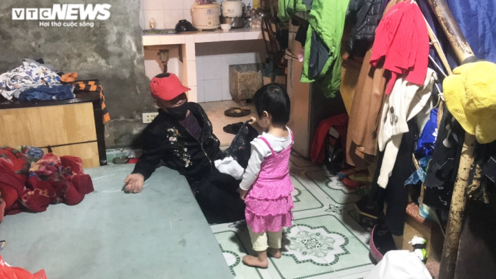 Xác định người phụ nữ bỏ bé gái hơn 2 tuổi dưới cống ngập nước ở Hải Phòng-2