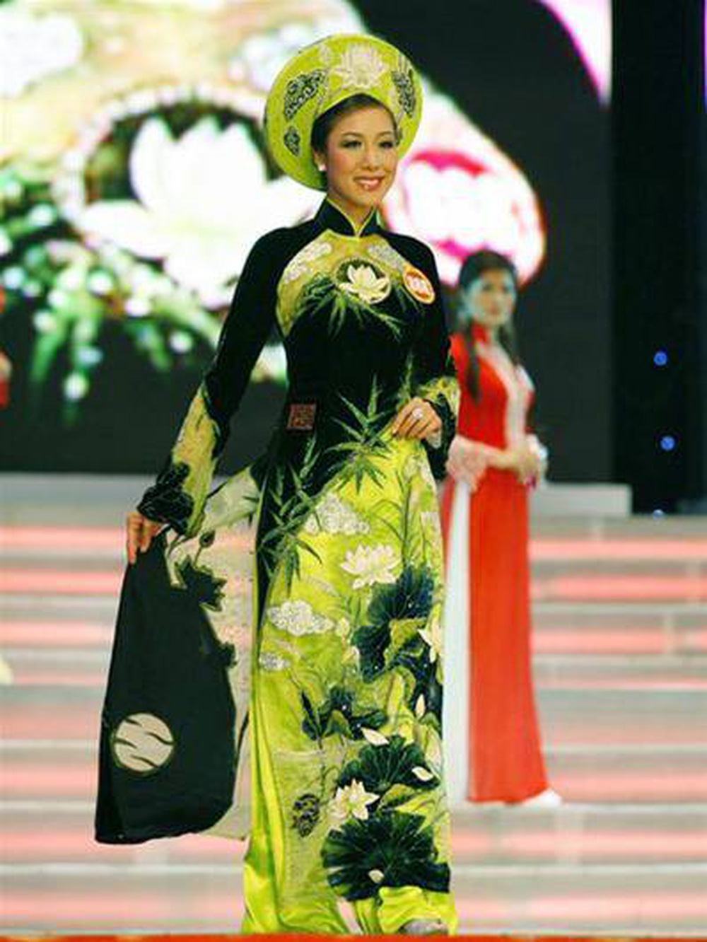 Sau 15 năm đăng quang, Hoa hậu gia thế khủng” Ngô Phương Lan hiện tại sống ra sao?-3