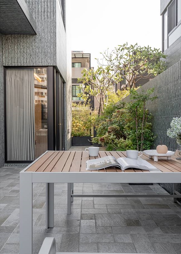 Căn hộ chung cư hiện đại, thiết kế sang xịn có cả sân thượng làm khu vườn ngập cây xanh thư giãn-2