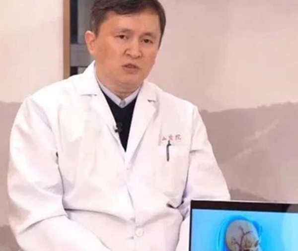 Cô gái 18 tuổi trở thành người thực vật sau khi đột ngột lên cơn nhồi máu não, bác sĩ lắc đầu cho biết chỉ vì 1 cách kiểm soát cân nặng nhiều chị em làm-1