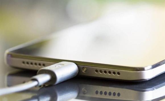 Dù là loại điện thoại nào, bạn cũng phải ghi nhớ 4 điểm này khi sạc pin, nếu không dế yêu sẽ chẳng mấy thành phế vật, hãy tăng thêm kiến ​​thức-4