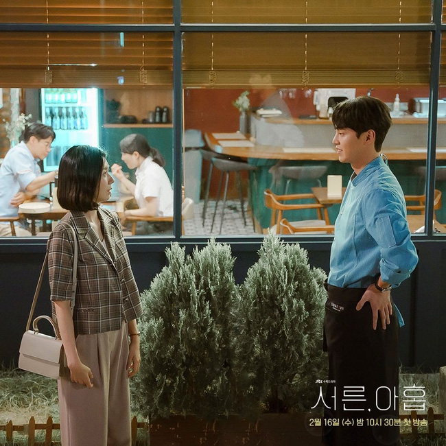 Blazer phủ sóng phim Hàn đợt này, chị em mau ghim ngay loạt cách diện chuẩn thanh lịch-8