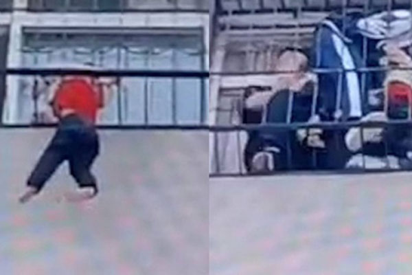 Clip: Em bé mắc kẹt trong ô tô gào khóc, bố mẹ đứng ngoài lập tức có hành động khó tin nhận hàng loạt gạch đá từ dân mạng-3