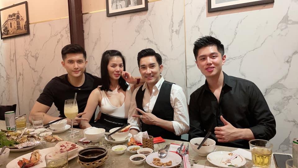 Lệ Quyên thích nói lời hoa mỹ nhưng ăn mặc thì kém tinh tế vô cùng-7