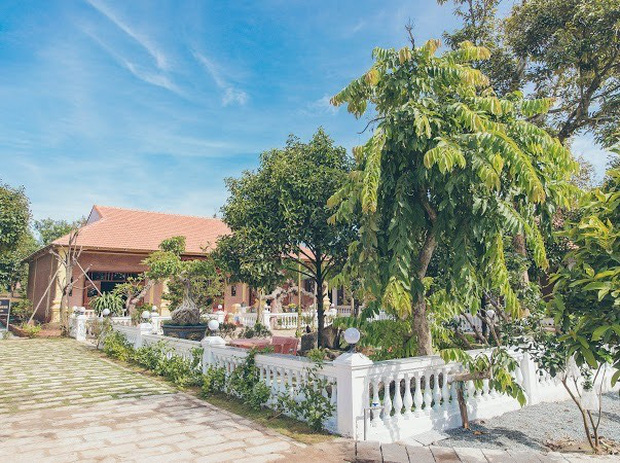 Lý Nhã Kỳ và thú vui tậu BĐS không hồi kết: Từ bạch dinh dát vàng đến resort triệu đô, thậm chí cả tòa chung cư 25 tầng cũng về tay chị đại!-9