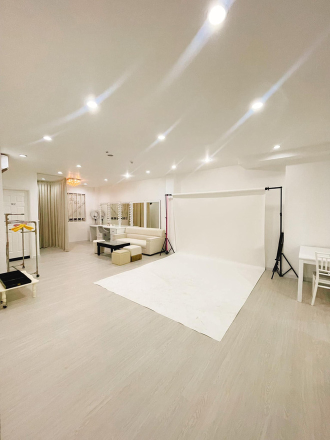 Lý Nhã Kỳ và thú vui tậu BĐS không hồi kết: Từ bạch dinh dát vàng đến resort triệu đô, thậm chí cả tòa chung cư 25 tầng cũng về tay chị đại!-21