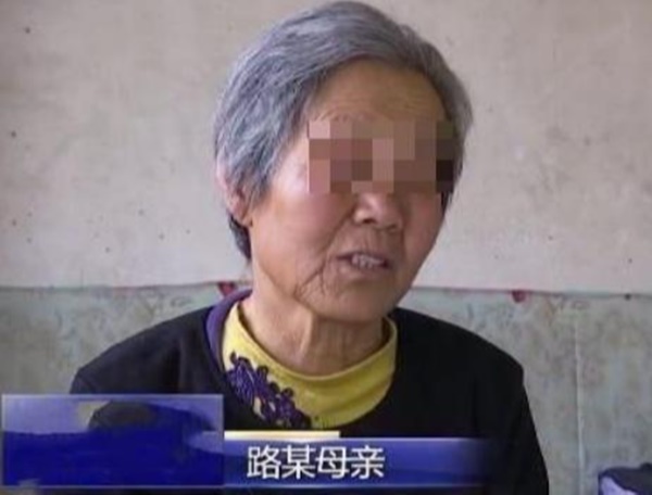 Con trai đi công tác 19 năm không về, cuối cùng xuất hiện trong hình hài bộ xương trắng dưới nhà vệ sinh, cảnh sát điều tra mới phát hiện chân tướng-1