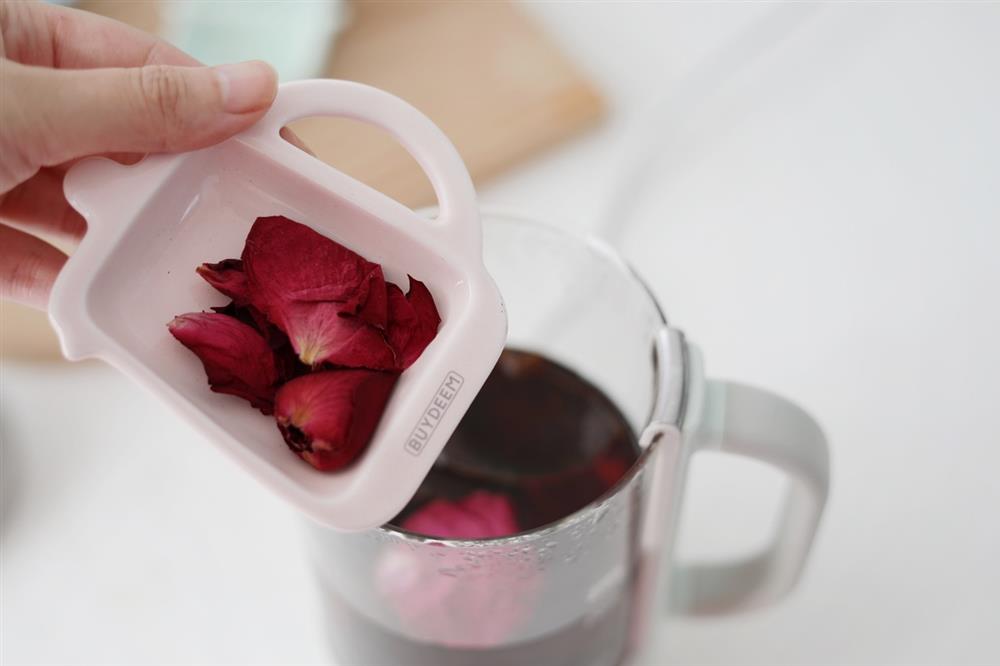 Tối nào cũng uống loại trà này, tôi ngủ ngon hơn hẳn mà da dẻ căng mượt, bị ho thì cực nhanh khỏi!-4