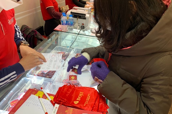 Giá vàng hôm nay 10/3: Vàng đồng loạt lao dốc, mất 5 triệu/lượng-1