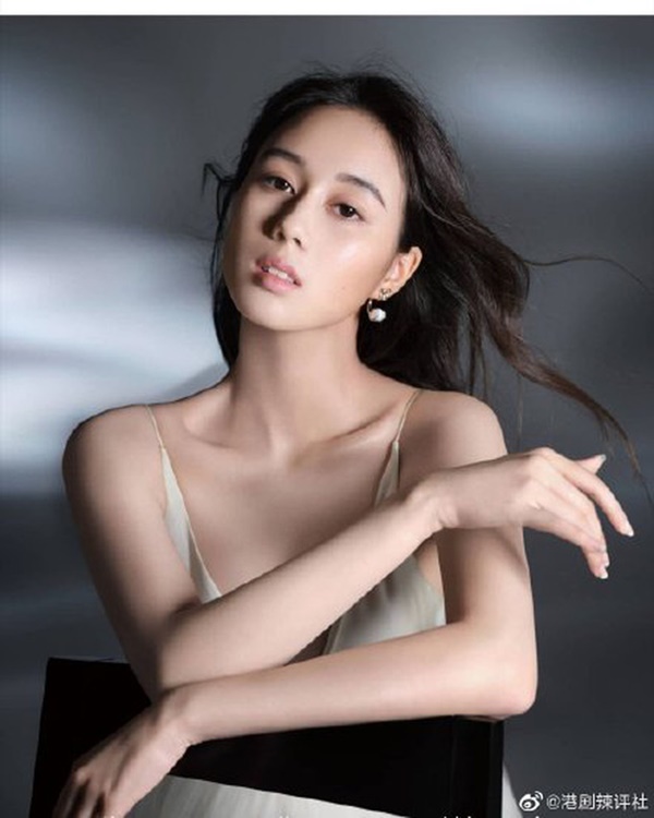 Con gái út đi lùi mới về đích” của vua sòng bài Macau: 12 tuổi được cha tặng dinh thự, sống sang chảnh hơn công chúa, visual lại còn như idol-14