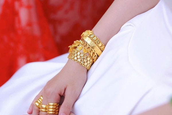 Kết đắng của cô vợ có thai với người tình về nhà đòi chồng thưởng-1