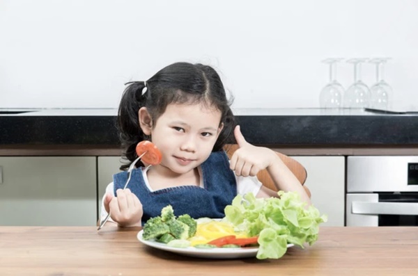 Uống gì để phòng tránh hậu Covid-19? Nhiều gia đình có con nhỏ sốt sắng đi tìm giải pháp-2