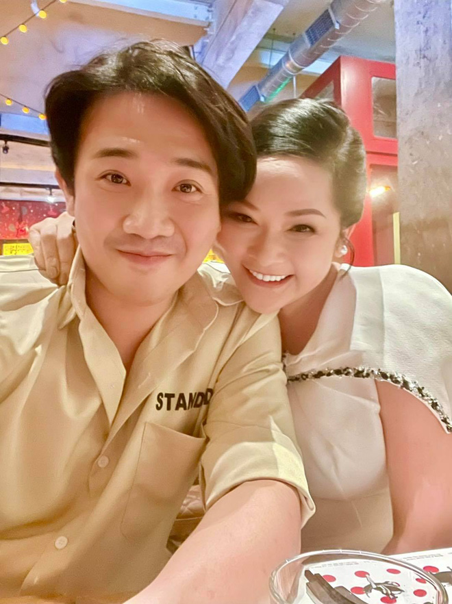 4 nghệ sĩ đình đám tụ họp trong khung ảnh vợ chồng Trấn Thành, nhan sắc vợ cố NS Chí Tài nổi bần bật!-3