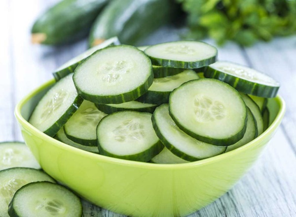 Là phụ nữ ai cũng muốn uống nhiều nước để da căng mọng không tuổi nhưng 10 kiểu uống nước sai cực sai này sẽ hại chết bạn-2