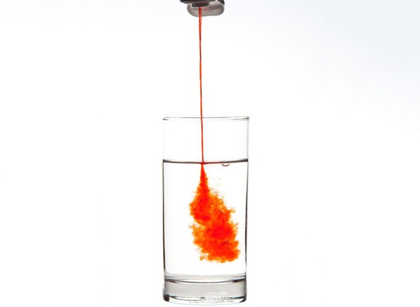 Là phụ nữ ai cũng muốn uống nhiều nước để da căng mọng không tuổi nhưng 10 kiểu uống nước sai cực sai này sẽ hại chết bạn-7