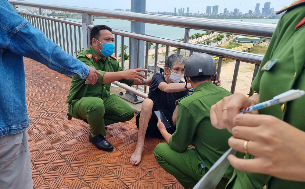 Cụ ông 86 tuổi lên cầu tự tử để không làm phiền con cháu-1