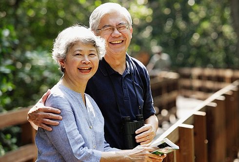 Bố chồng cả đời cay nghiệt với vợ, bà mất được 100 ngày ông đã làm việc gây sốc-2