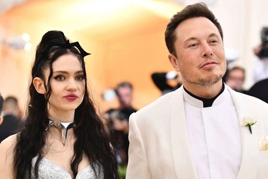 Nữ ca sĩ đình đám tuyên bố quay lại với tỷ phú giàu nhất hành tinh Elon Musk và… hạ sinh luôn con thứ 2, tên độc lạ của bé gây sốt MXH