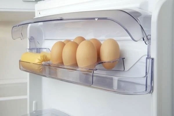 Nhà nào cũng để trứng ở cửa tủ lạnh: Chuyên gia nói sai lầm, phải bảo quản trứng theo cách này mới chuẩn-1