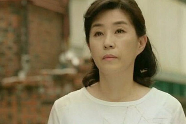 Mẹ chồng sống ở nhà tôi 10 năm, luôn nói tôi không hiếu thảo, hàng xóm vô tình nói một câu, bà sững sờ-1