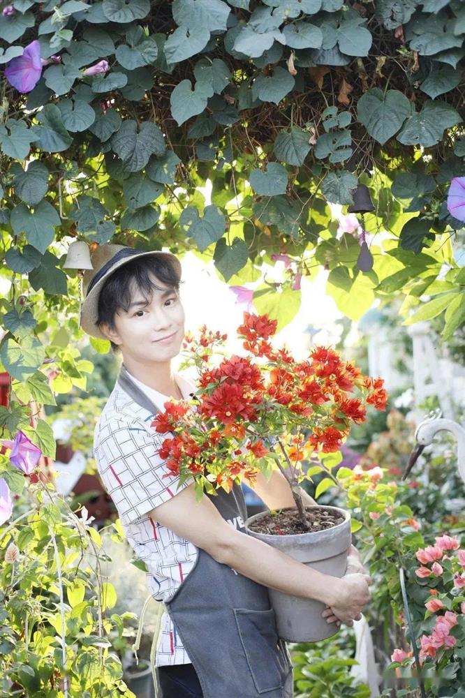 Khu vườn hoa trên tầng 32 của chàng trai trẻ khiến các chị em phải xuýt xoa bởi tài chăm bón quá đỉnh-27