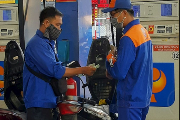 Chuyên gia dự báo giá xăng có thể còn tăng nữa-1