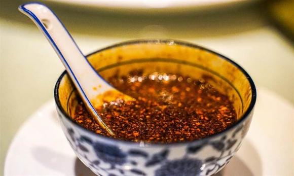 Thật tiếc khi phải vứt bỏ dầu thừa từ đồ chiên? Dạy bạn một mẹo nhỏ, dầu cũ ngay lập tức trở thành dầu mới, thiết thực-6