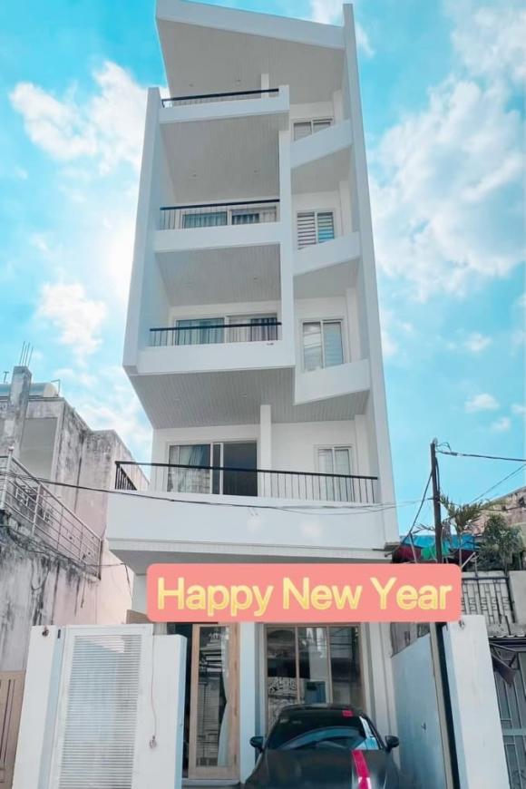 Cận cảnh ngôi nhà 5 tầng khang trang mới hoàn thiện của Phương Trinh Jolie và Lý Bình-1