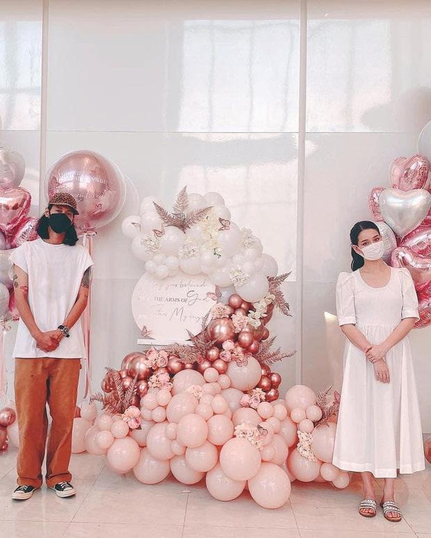 Vừa ngất xỉu, đòi nhảy lầu tại sở cảnh sát, mẹ nữ diễn viên Chiếc Lá Bay đã lộ ảnh đi mua sắm trước ngày tưởng niệm con gái-3