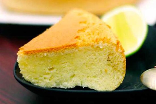 Biết cách làm này, bánh bông lan truyền thống sẽ thơm ngon, hấp dẫn không thua gì ngoài tiệm