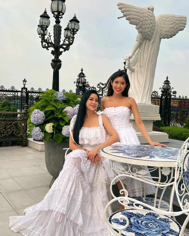 Tiên Nguyễn diện đồ đôi chúc mừng sinh nhật mẹ, nhan sắc phu nhân tỷ phú Johnathan hút trọn mọi ánh nhìn-1