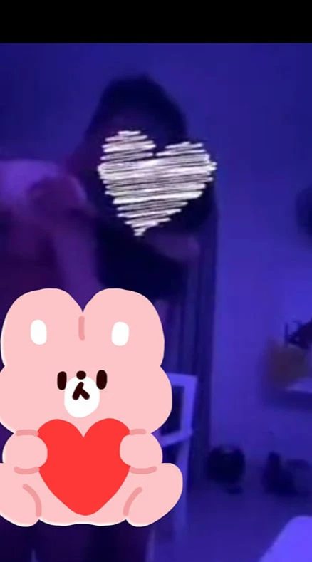 Vừa ồn ào clip tôm hùm lại xuất hiện thêm clip ghẹ đẹp của hot girl Hà Nội, đèn nhạc thác loạn kèm cả tiếng bình luận tán dương-2